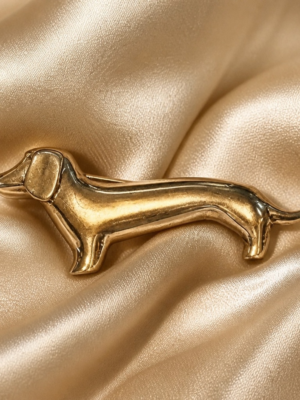 Silver Dachshund Dog Brooch/Pin- Polished - Picture 2 of 3